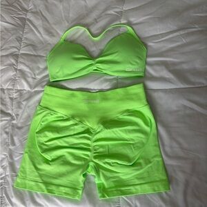 Bright green DFYNE set